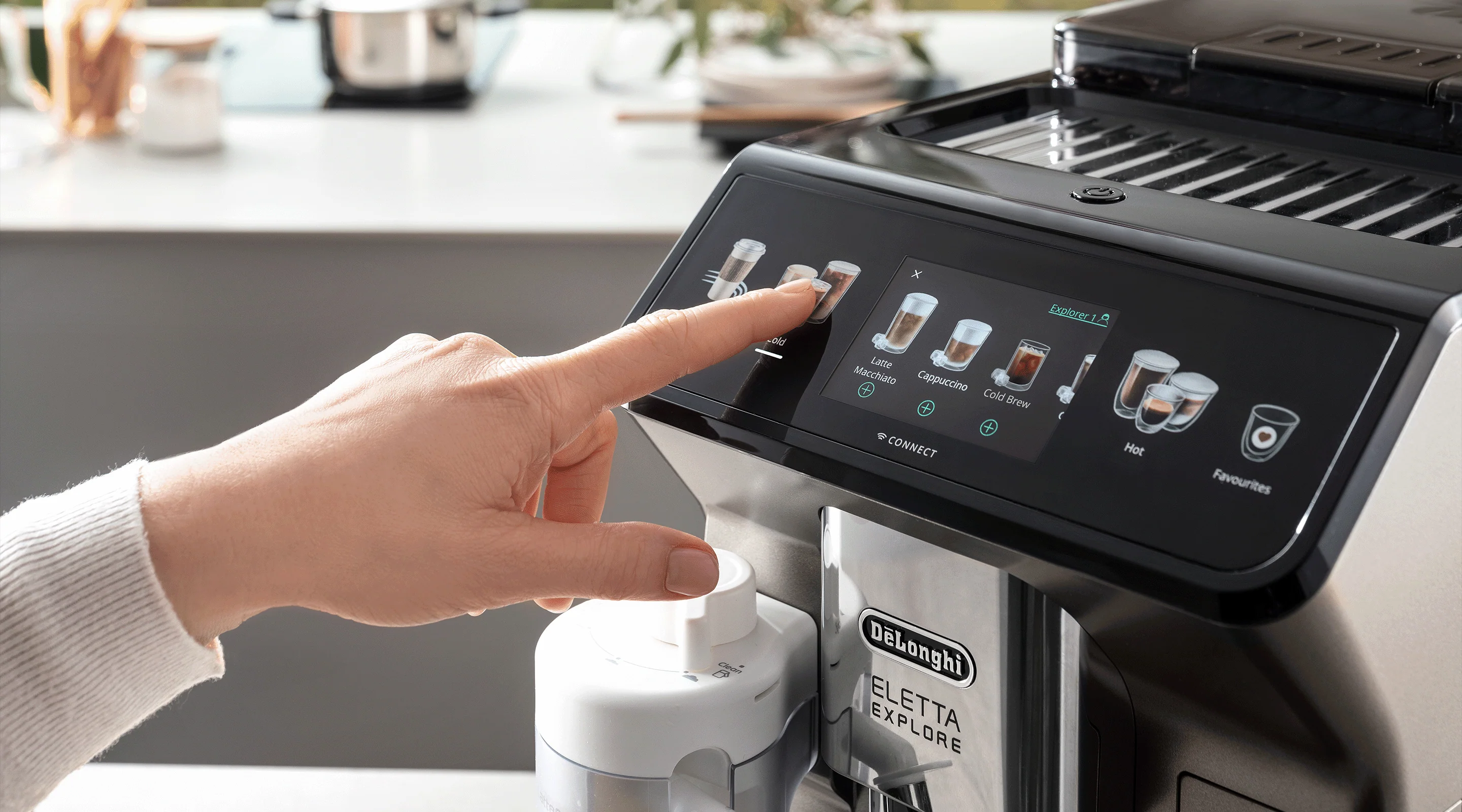 De'longhi Eletta Explore Automatic Coffee Machine with Cold Brew - Image 4