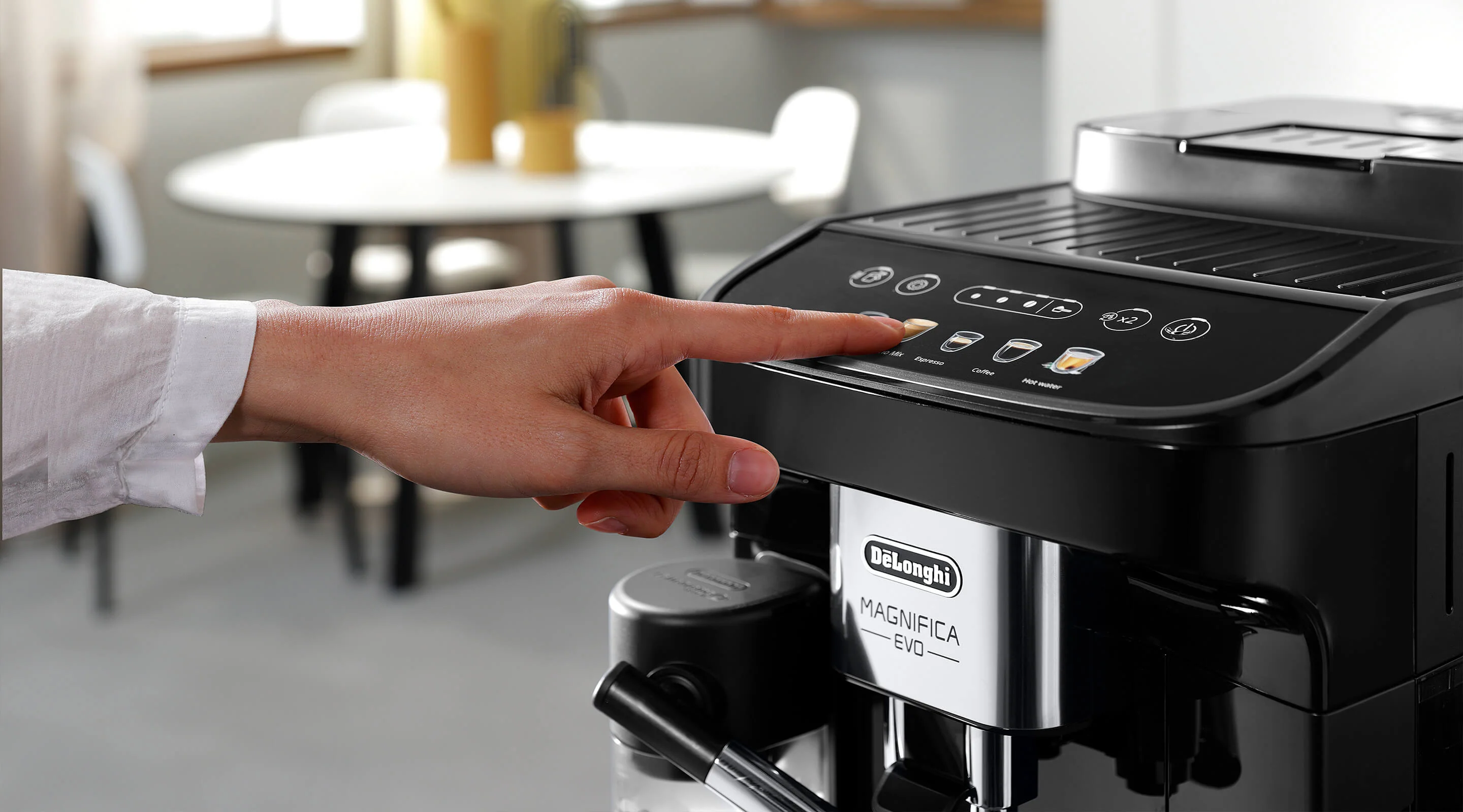 De'Longhi Magnifica Evo Automatic Coffee Machine - Image 3
