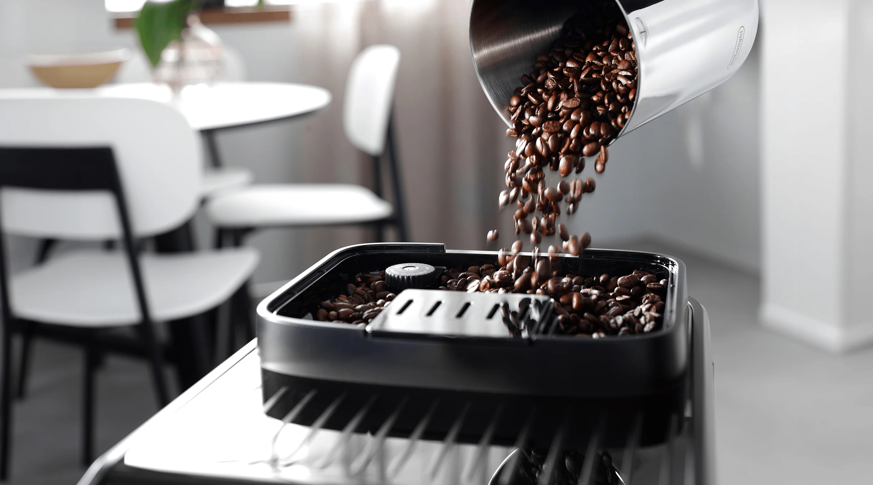 De'Longhi Magnifica Evo Automatic Coffee Machine - Image 4